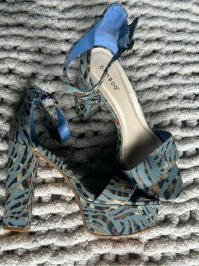 BAMBOO Patterned Platform Sandal